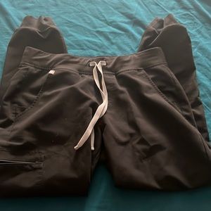 Black FIGS scrub pants!